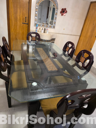 স্টাইলিশ কাস্টমাইজড কাঠের ডাইনিং টেবিল সেট